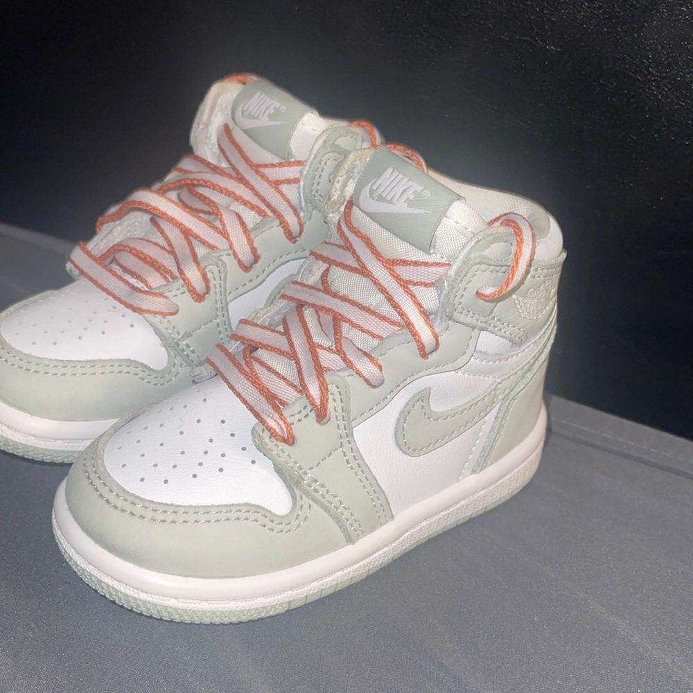 Jordan 1 Retro High OG Seafoam